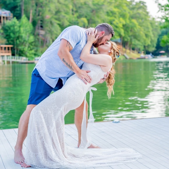 Wedding dress size 4. Ivory/nude. No alterations - Picture 6 of 6